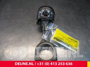 Gebruikte Zuiger Volvo S40 (MS) 1.6 D2 Prijs € 75,00 Margeregeling aangeboden door van Deijne Onderdelen Uden B.V.