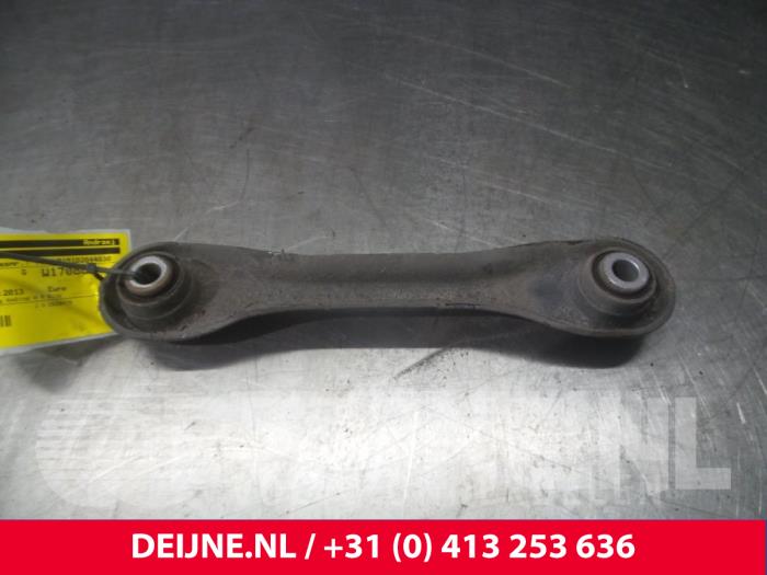 Volvo V40 Draagarm onder rechts-achter O4703