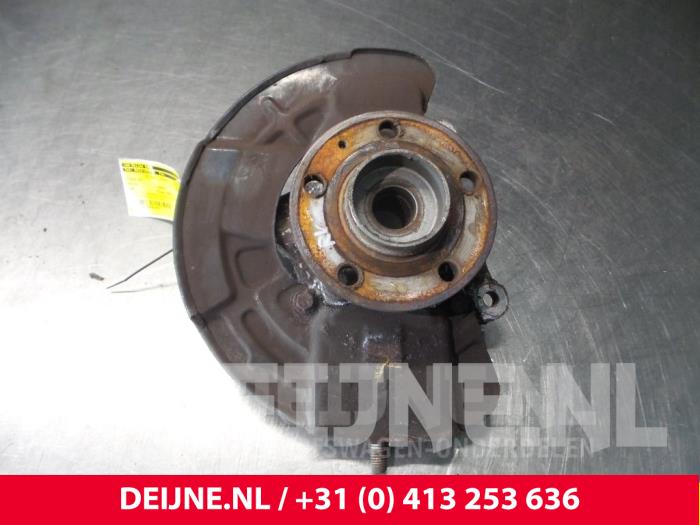 Volvo S80 Fusee rechts-voor O4868