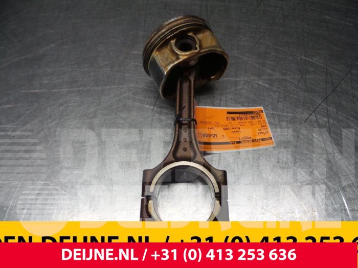 Gebruikte Zuiger Volvo V50 Prijs € 121,00 Inclusief btw aangeboden door van Deijne Onderdelen Uden B.V.