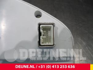 Volvo V70 Odometer KM O4924 photo 2