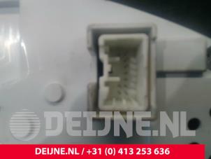 Volvo V70 Odometer KM O4927 photo 2