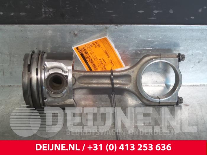 Gebruikte Zuiger Volvo C30 (EK/MK) Prijs € 100,00 Margeregeling aangeboden door van Deijne Onderdelen Uden B.V.