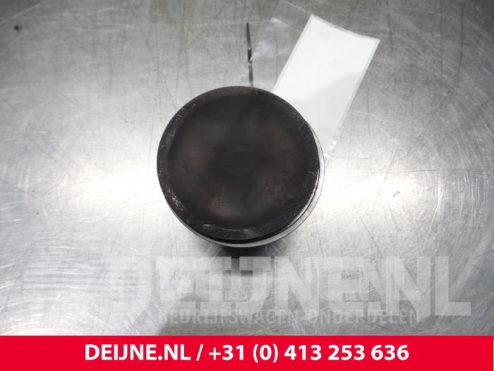 Gebruikte Zuiger Volvo V70 Prijs € 121,00 Inclusief btw aangeboden door van Deijne Onderdelen Uden B.V.