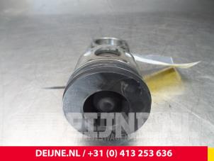 Volvo V70 Zuiger O5269 foto 3