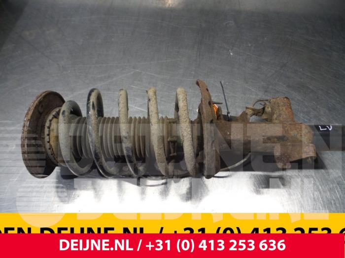 Volvo XC70 Stoßdämpferstrebe links vorne O5455