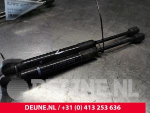 Volvo S60 Set of bonnet gas struts O5580 photo 2
