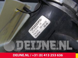 Volvo V70 Nebelscheinwerfer links vorne O5685 foto 3