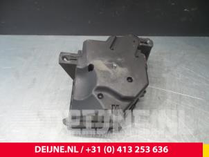Volvo V70 Air box O6089 photo 2