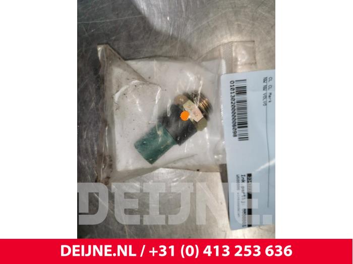 Nieuwe Oliedruk sensor Volvo V40 (VW) 2.0 16V Prijs € 12,10 Inclusief btw aangeboden door van Deijne Onderdelen Uden B.V.