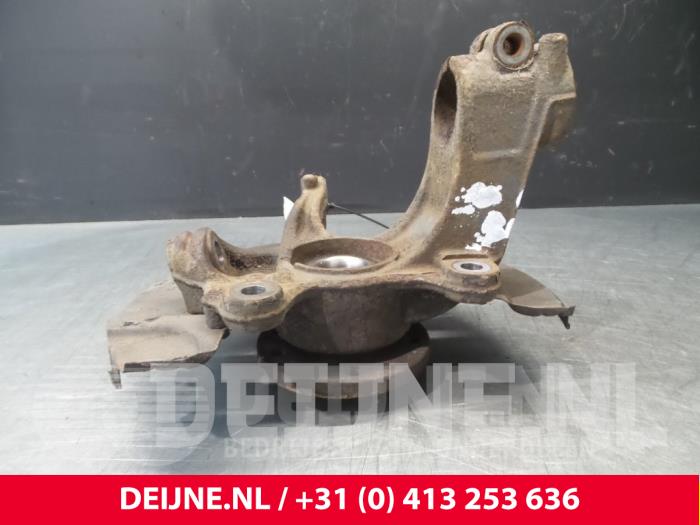 Volvo S80 Fusee links-voor O6186