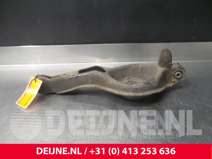Volvo V40 Rear spring retainer, right O6190