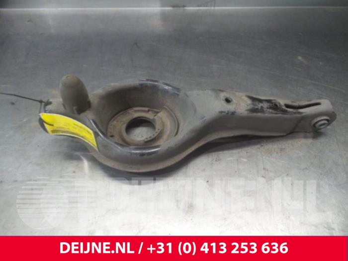 Volvo V40 Federteller rechts hinten O6191