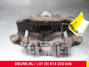 Gebruikte Remklauw (Tang) rechts-voor Volvo V70 (GW/LW/LZ) 2.5 TDI Prijs € 30,00 Margeregeling aangeboden door van Deijne Onderdelen Uden B.V.