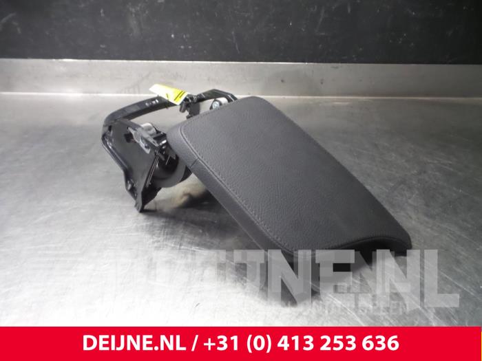 Volvo V90 Armrest O7155