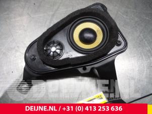 Gebruikte Speaker Volvo XC90 II 2.0 T8 16V Twin Engine AWD Prijs € 100,00 Margeregeling aangeboden door van Deijne Onderdelen Uden B.V.