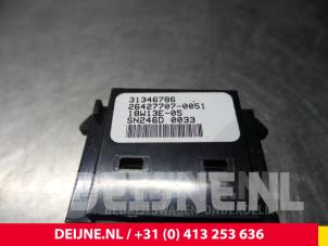 Volvo V90 Seat heating switch O7477 photo 3