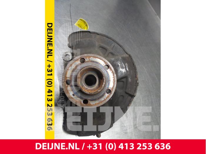Volvo V70 Achsschenkel links vorne O8012