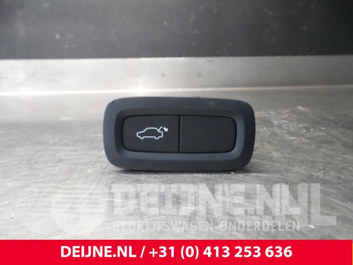 Volvo V90 Schalter Heckklappe O8406