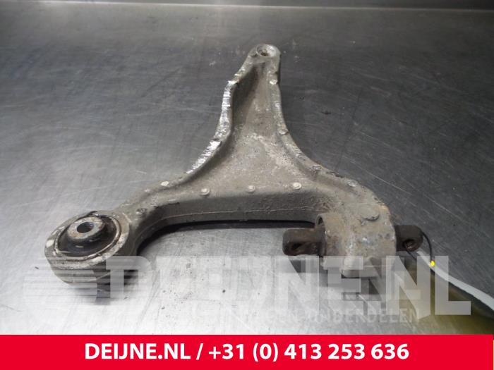 Volvo XC70 Draagarm onder rechts-voor O8619
