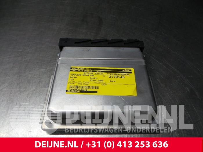 Volvo C70 Engine management computer O8716
