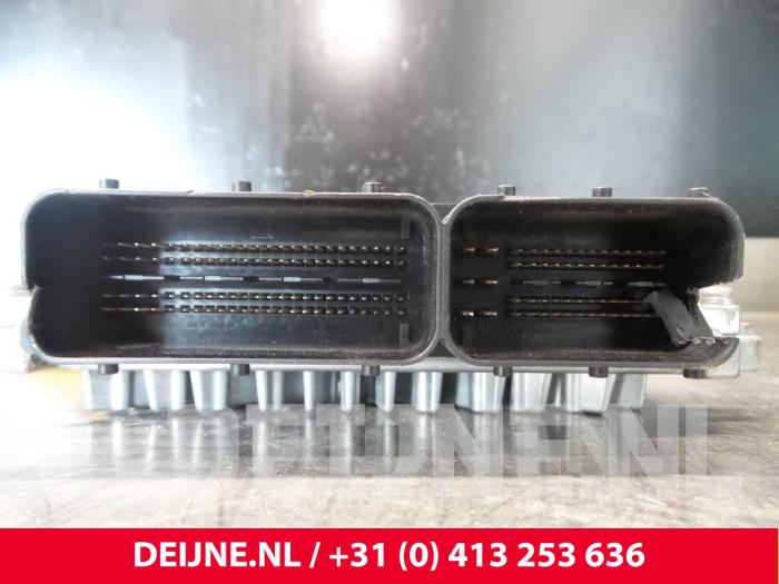 Volvo C70 Engine management computer O8722