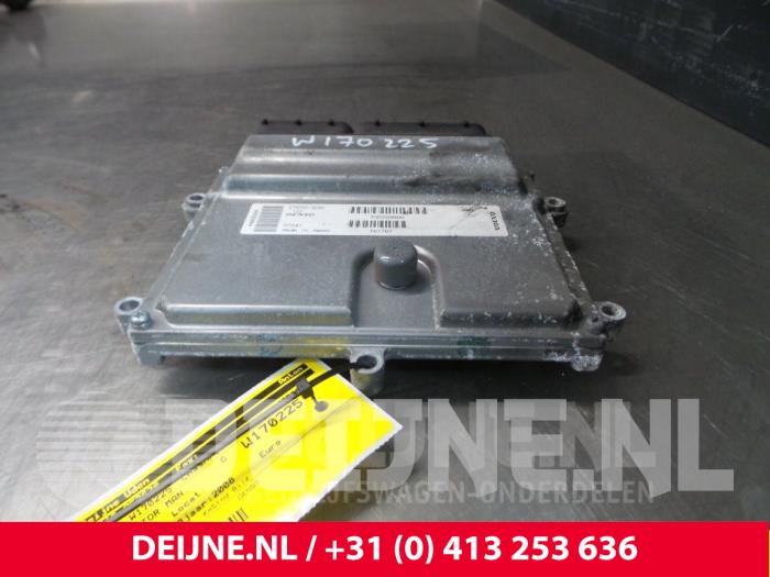 Volvo C70 Engine management computer O8724