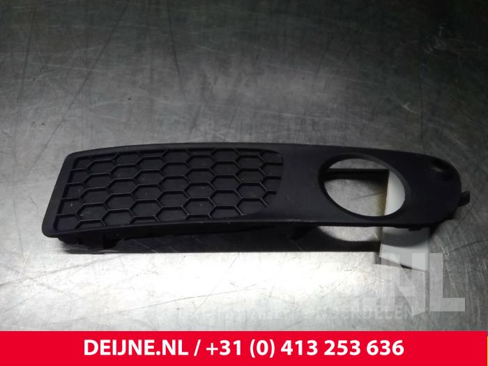 Volvo S80 Stoßstangenrost O8829