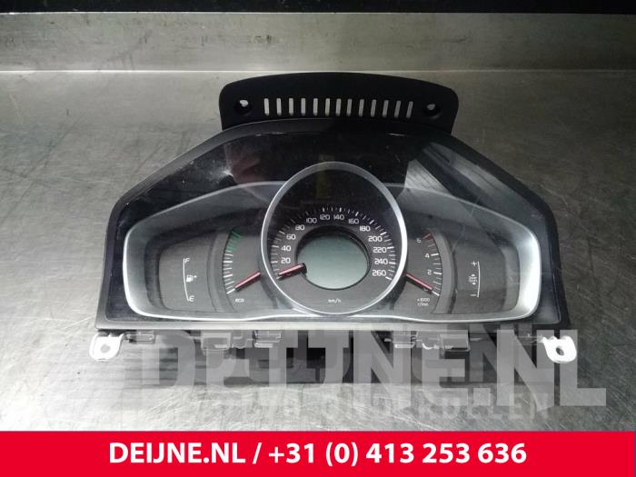 Volvo V60 Kilometerteller KM O8852