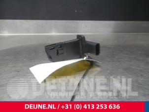 Volvo S40 Luftmengenmesser O8889 foto 2
