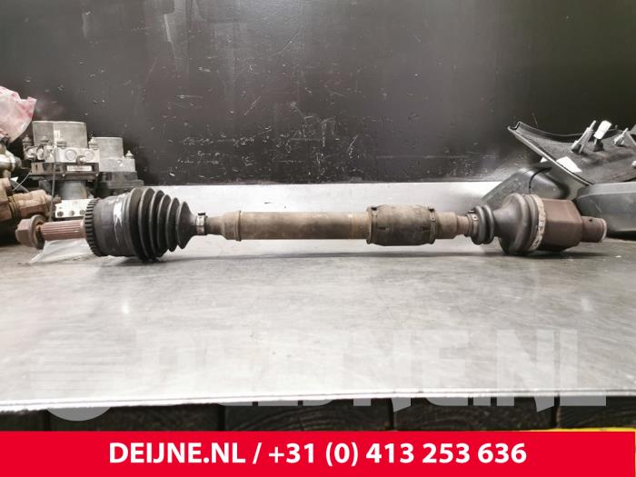 Volvo S40/V40 Front drive shaft, right O8901