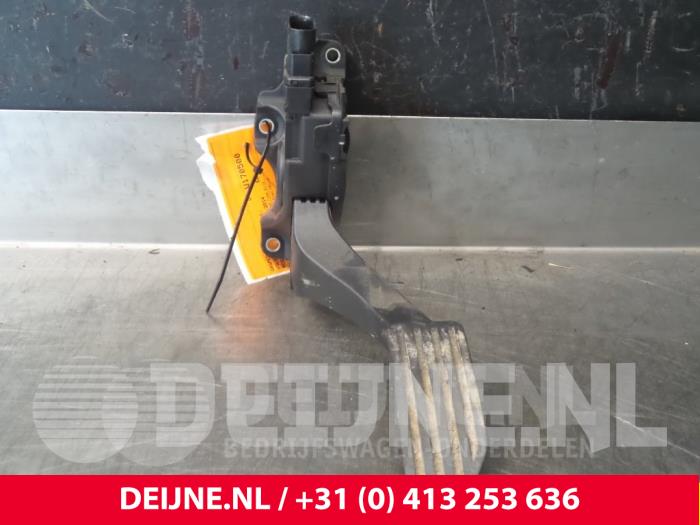 Volvo XC60 Accelerator pedal O9141