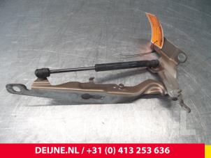 Volvo XC60 Bonnet Hinge O9143 photo 2