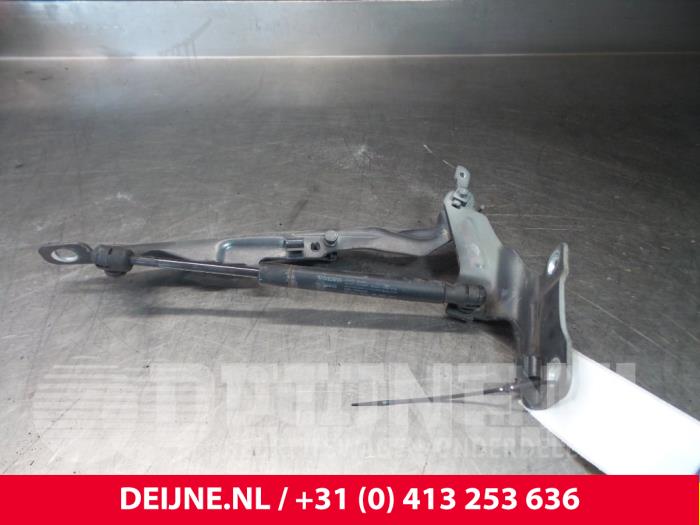 Volvo XC60 Motorkap Scharnier O9144