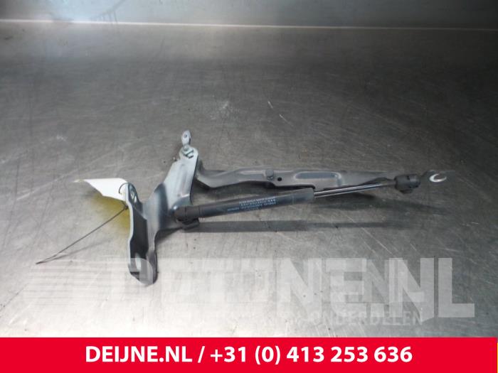 Volvo XC60 Motorkap Scharnier O9145