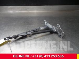 Volvo XC60 Bonnet Hinge O9148 photo 2