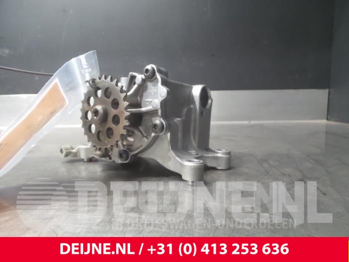 Gebruikte Oliepomp Volvo V40 (MV) 2.0 D3 20V Prijs € 60,50 Inclusief btw aangeboden door van Deijne Onderdelen Uden B.V.
