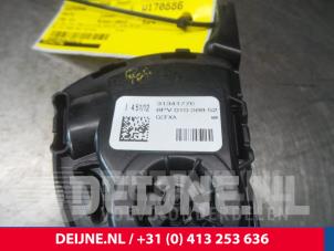 Volvo V40 Accelerator pedal O9221 photo 3