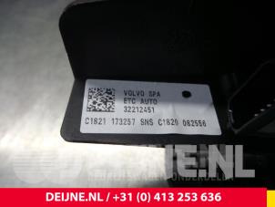 Volvo V90 Gaspedaal O9673 foto 3