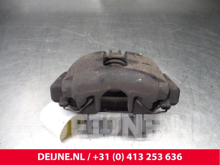 Volvo V70 Bremszange links vorne O9796