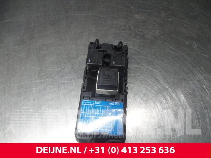 Volvo S40/V40 Fuse box O9917