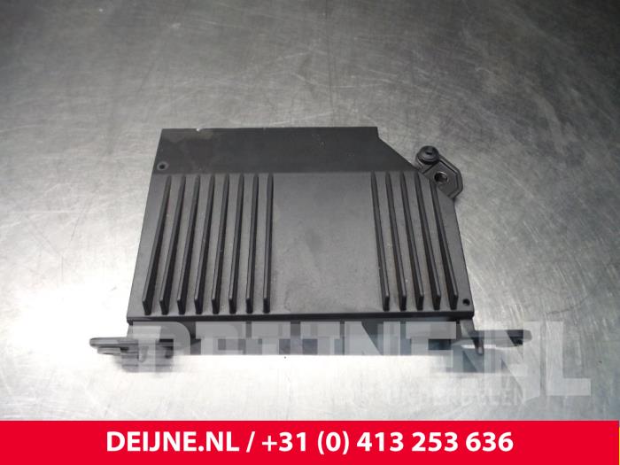 Volvo V90 Radioverstärker O10049