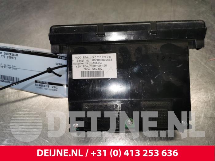 Volvo C70 Interior display O10051