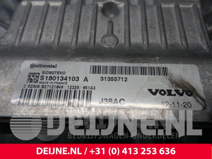 Volvo V40 Computer Motormanagement O10099