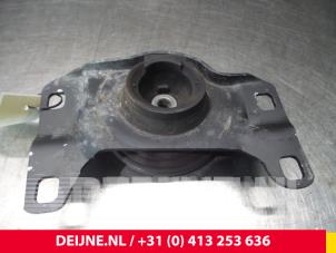 Volvo V40 Engine mount O3225 photo 3