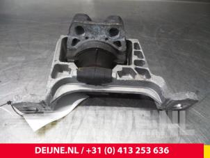 Volvo V40 Engine mount O3226 photo 2