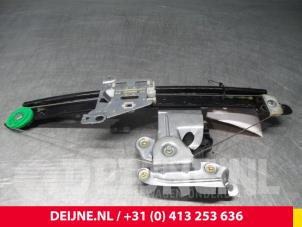 Volvo V70 Ruitmechaniek 4Deurs rechts-achter O3271 foto 2