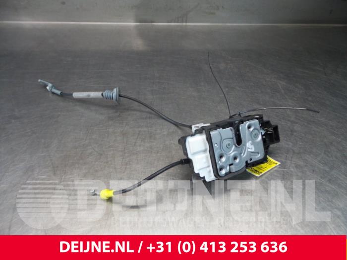 Volvo V90 Türschlossmechanik 4-türig links hinten O3535