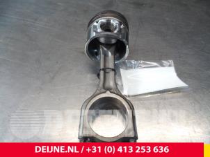 Gebruikte Drijfstang Volvo V50 (MW) Prijs € 75,00 Margeregeling aangeboden door van Deijne Onderdelen Uden B.V.