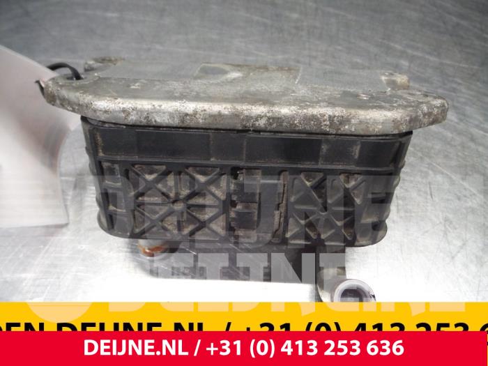 Volvo S80 Ölkühler O3728